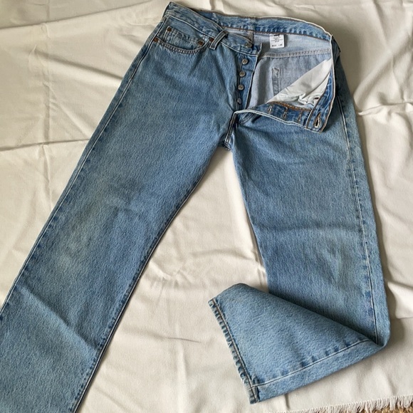 🎉HP🎉Men’s 501 Button Fly Levis - Picture 4 of 10